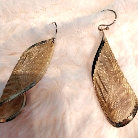 Goldtone earrings - Picture 2 of 4